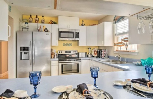 Ono Island House | Breezy Heights Perdido Key: Sleeps 6-8 & Pet Friendly