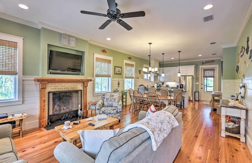 Panacea House | Breezy Home w/Grills, Pool & Beach Access!