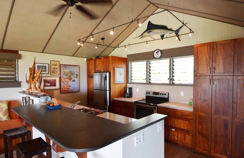 Maili House | Breezy Island Living in Private Beachfront Getaway