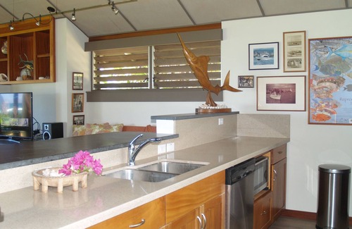 Maili House | Breezy Island Living in Private Beachfront Getaway