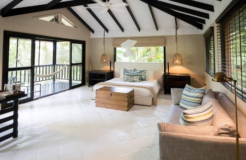 Punta Gorda Resort | Breezy Jungle Suite w/Balcony & Amazing Views - Complimentary WiFi Included