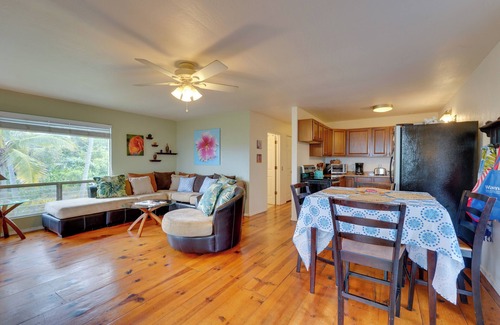 Kona Palisades Cottage | Breezy Kailua-kona Bungalow w/Lanai & Ocean View!