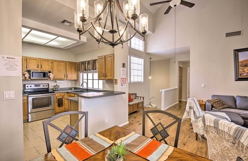 Mesa Condo | Breezy Mesa Condo w/Community Pool & Hot Tub!