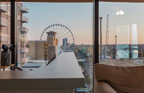 Downtown Myrtle Beach Condo | Breezy Sea Glass Tower, 1 Bedroom Deluxe- City View