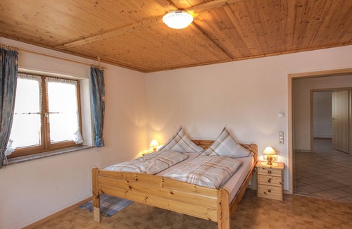Oberharmersbach Apartment | Breigenhof - Apartment Leibgeding 100sqm - sunny location