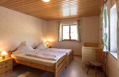 Oberharmersbach Apartment | Breigenhof - Apartment Leibgeding 100sqm - sunny location