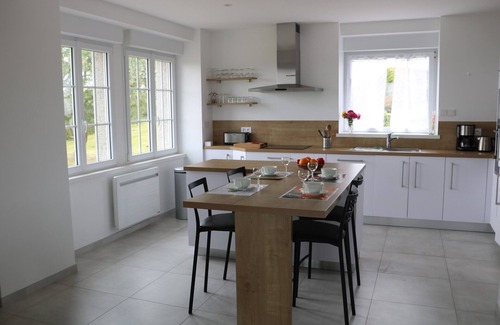 Saint-Pol-de-Leon House | Bretagne - Maison Entre Terre et Mer, Rénovée Avec Goût, Spacieuse, vue sur mer