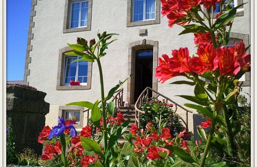 Plonevez-Porzay House | Breton house by the sea