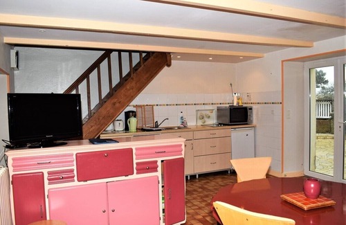 Trebeurden House | Breton house with a pretty closed and flowered courtyard with WIFI in TREBEURDEN