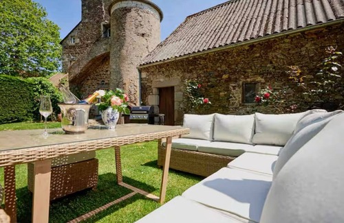 Etables-sur-Mer House | Breton manor house by the sea