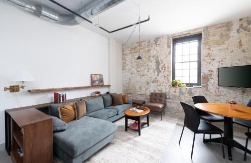 Westown Apartment | Brewery District 2-Story 2BR Apt Near Fiserv with Rooftop, Gym, and Parking