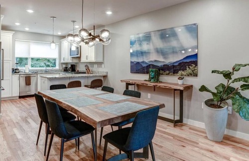 Asheville House | Brewery District With Rooftop Terrace and Elevator