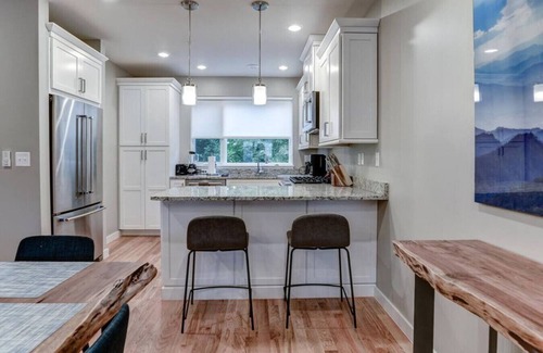 Asheville House | Brewery District With Rooftop Terrace and Elevator