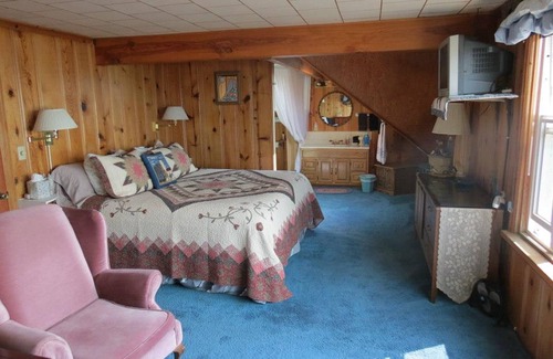 Lincoln City Bed & Breakfast | Breyhouse B&B Inn