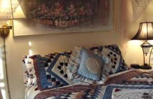 Lincoln City Bed & Breakfast | Breyhouse B&B Inn