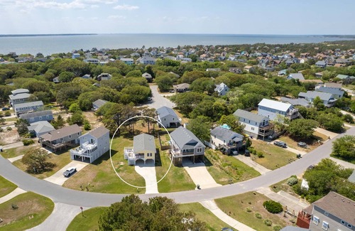 Nags Head House | Bri's Bungalow 3 Bedroom Home at Old Nags Head Cove