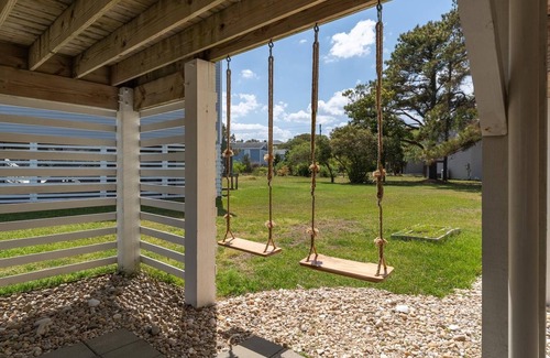 Nags Head House | Bri's Bungalow 3 Bedroom Home at Old Nags Head Cove