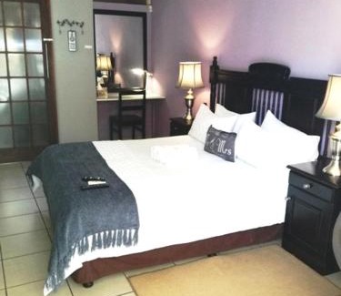 Heidelberg Bed & Breakfast | Bri-Shel Manor B&B