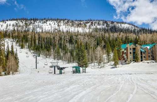 Brian Head Apartment | Brian Head Vacation Rental with On-Site Ski Lift!