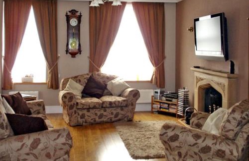 Lindale House | Briarcliffe Cottage