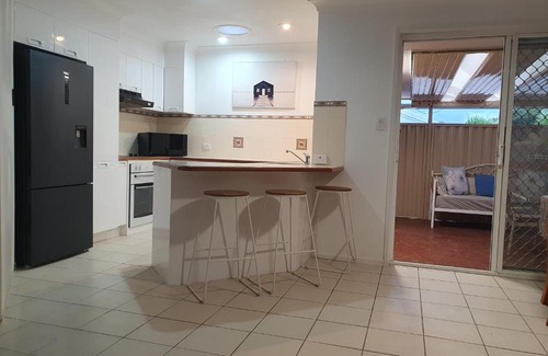 Bongaree House | Bribie Island 3 Bedroom Pet Friendly Duplex-Amazing Beaches & Lifestyle!