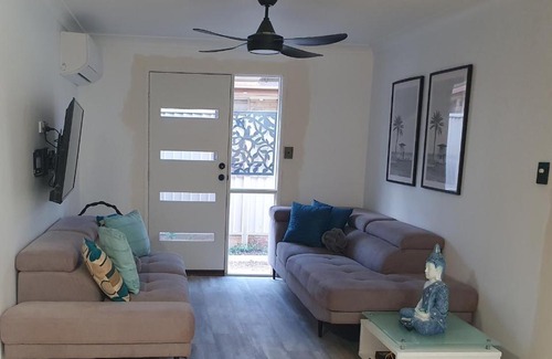 Bongaree House | Bribie Island 3 Bedroom Pet Friendly Duplex-Amazing Beaches & Lifestyle!
