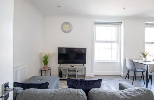 Weavers Apartment | Brick Lane Modern 2 Bedroom Apartment, Up To 6