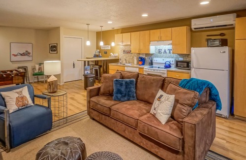University Heights Apartment | Bricklight district apartment with great balcony! - Walk to UNM, Nob Hill