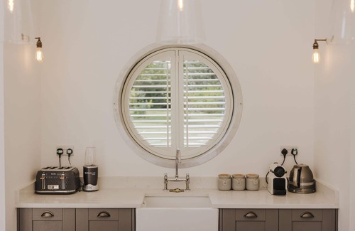 Whippingham Cottage | Brickworks and Vines - Luxury Cottages