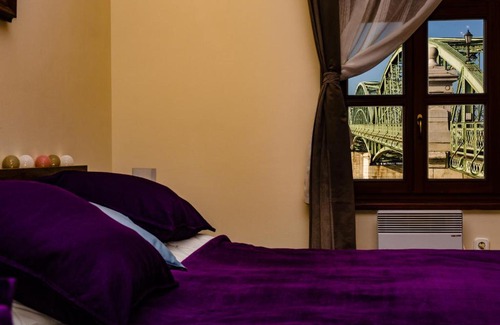 Esztergom Apartment | Bridge Apartment