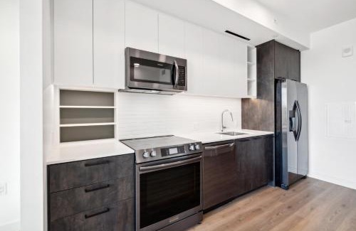 Washington Apartment | Bridge District DC Apartments by Barsala