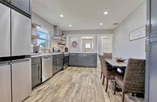 New Braunfels House | Bridge Haus I Minutes from popular New Braunfels Attractions!