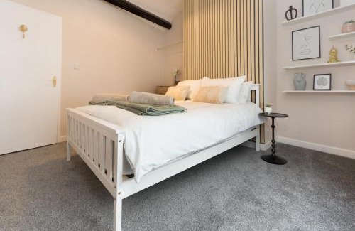 Llangollen House | Bridge Hideaway