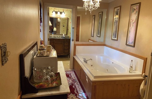 Eureka Springs Historic District Bed & Breakfast | Bridgeford House Bed and Breakfast