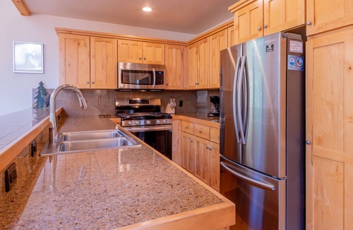 Ketchum Condo | Bridgepoint Condo 8 - Freshly Updated, Baldy Views, Walk to Downtown & Lifts