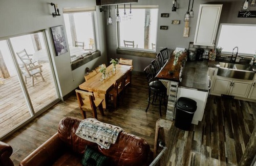 Bozeman Cabin | BRIDGER VIEW CABIN WITH 360 DEGREE MOUNTAIN VIEWS