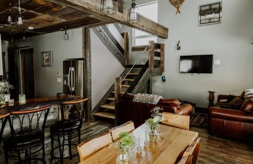 Bozeman Cabin | BRIDGER VIEW CABIN WITH 360 DEGREE MOUNTAIN VIEWS