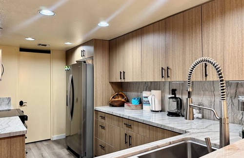 Mammoth Lakes Condo | Bridges 210-Private spa, incredible views & ski in ski out!