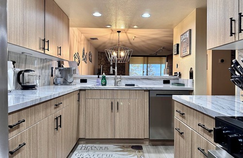 Mammoth Lakes Condo | Bridges 210-Private spa, incredible views & ski in ski out!