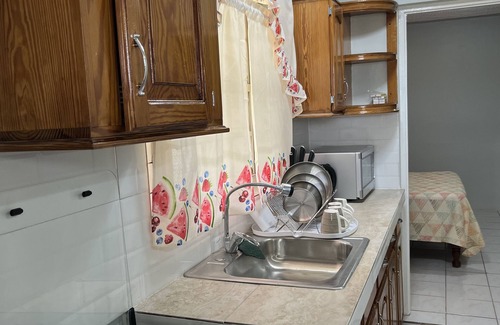 Portmore Apartment | BridgeView Apartment 20 minutes from Hellshire Beach