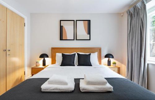 Riverside Apartment | Bridgeview Retreat, 2Bed 2Bridge