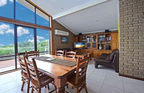 Cape Bridgewater House | Bridgewater Beach Villa - 180 degree views of Bridgewater Bay