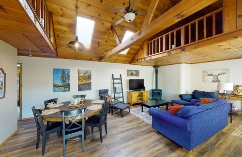 Bass Lake House | Brier Escape