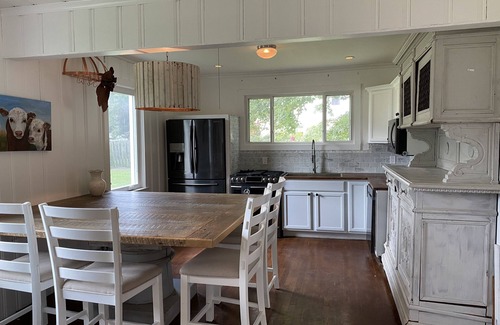 White Sulphur Springs House | BrierGate Cottage - Max number of Adults 4