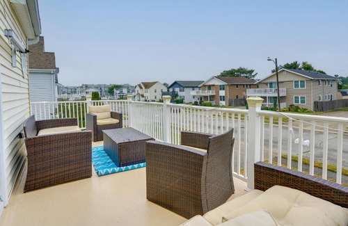 Southend House | Brigantine Getaway Walk to the Beach!