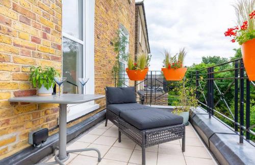 Fortune Green Apartment | Bright 1 Bed Flat in West Hampstead with Balcony