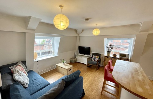 Bristol City Centre Apartment | Bright 1 Double bed Apartment Near Cabot Circus