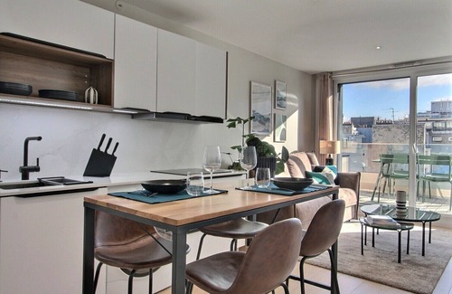 Grenelle Apartment | Bright 1BD apt with terrace near Eiffel Tower, AC, elevator, insurance incl.