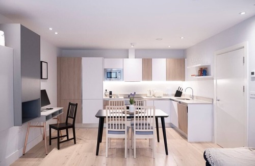 Elephant and Castle Apartment | Bright 1BR - Up to 4 - Zone 1 - Station nearby