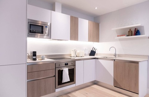 Elephant and Castle Apartment | Bright 1BR - Up to 4 - Zone 1 - Station nearby